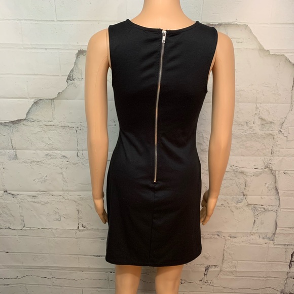 Gorgeous Sequined Dress - Picture 3 of 6